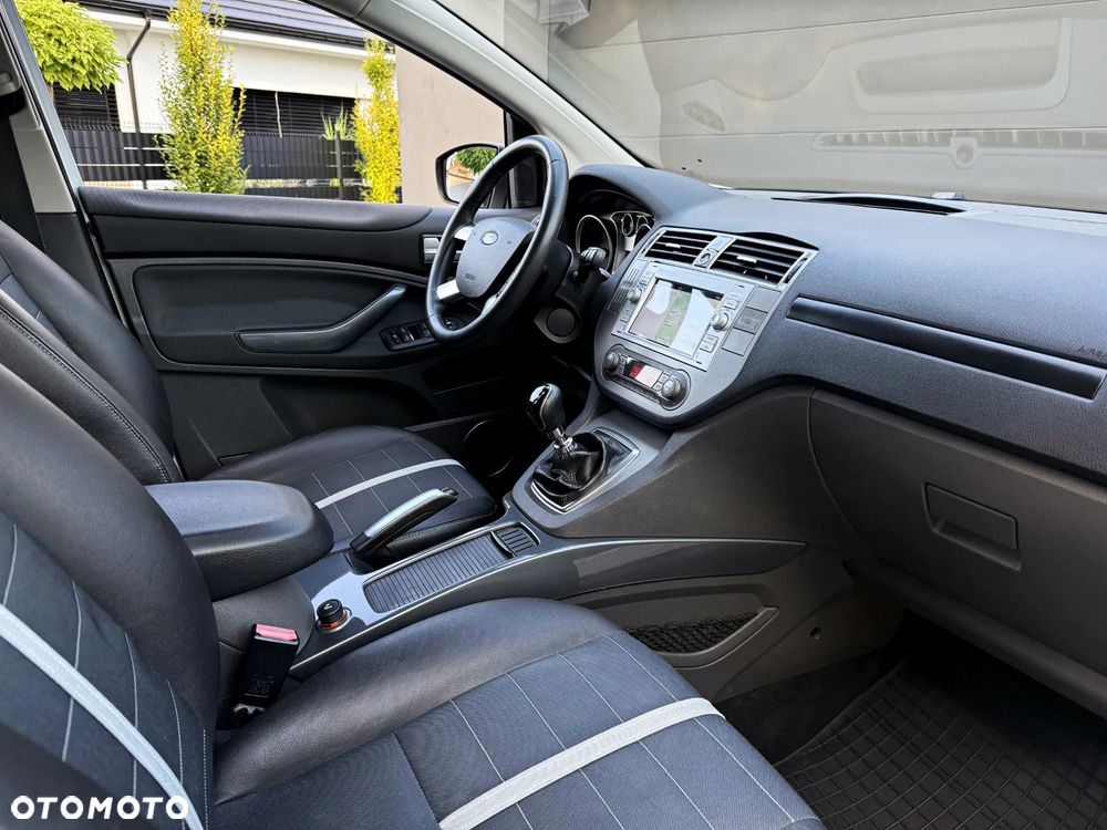 Ford Kuga 2.0 TDCi 2x4 Titanium - 35