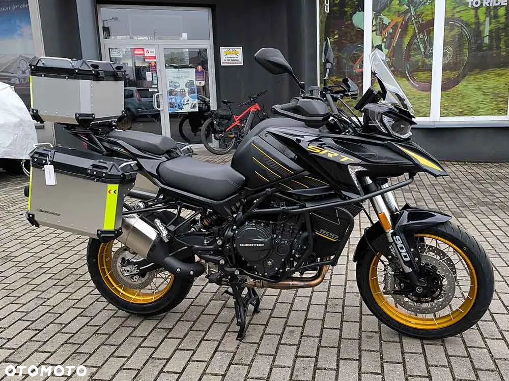 QJMOTOR 900 SX - 1