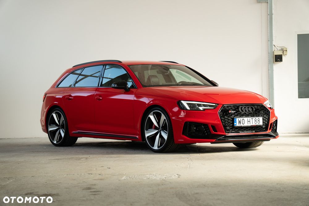 Audi RS4 Avant - 14