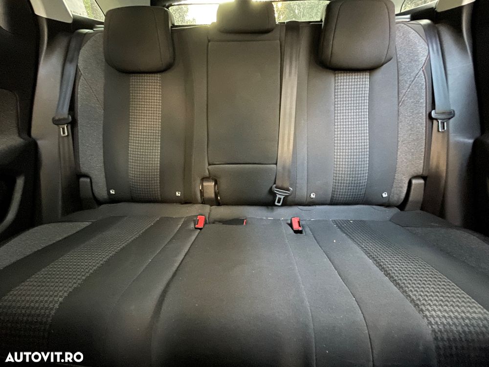 Peugeot 3008 1.5 BlueHDI S&S Active - 12