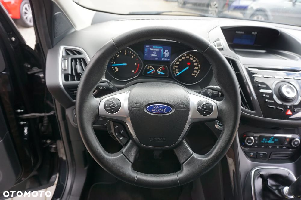 Ford Kuga 2.0 TDCi 2x4 Titanium - 34