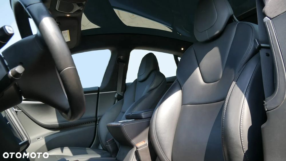 Tesla Model S Dual Motor Allradantrieb - 14