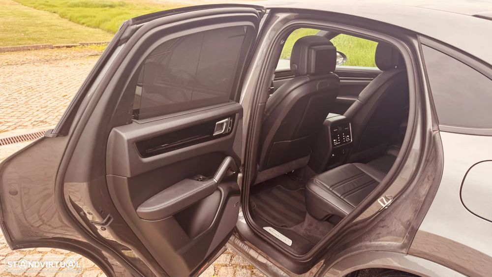 Porsche Cayenne Coupé E-Hybrid Platinum Edition - 20