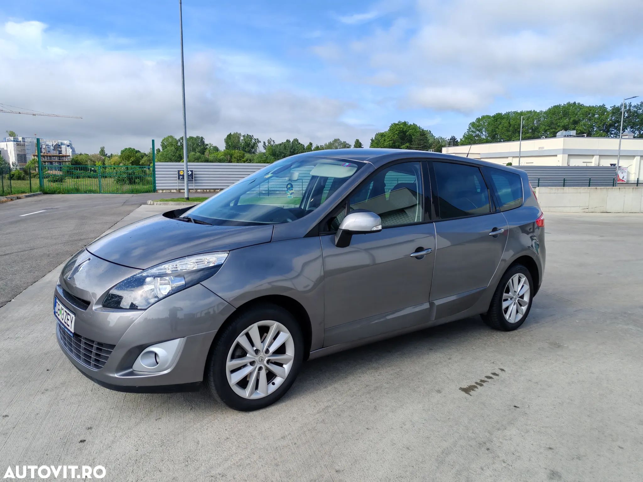 Renault Grand Scenic TCe 130 Dynamique - 1