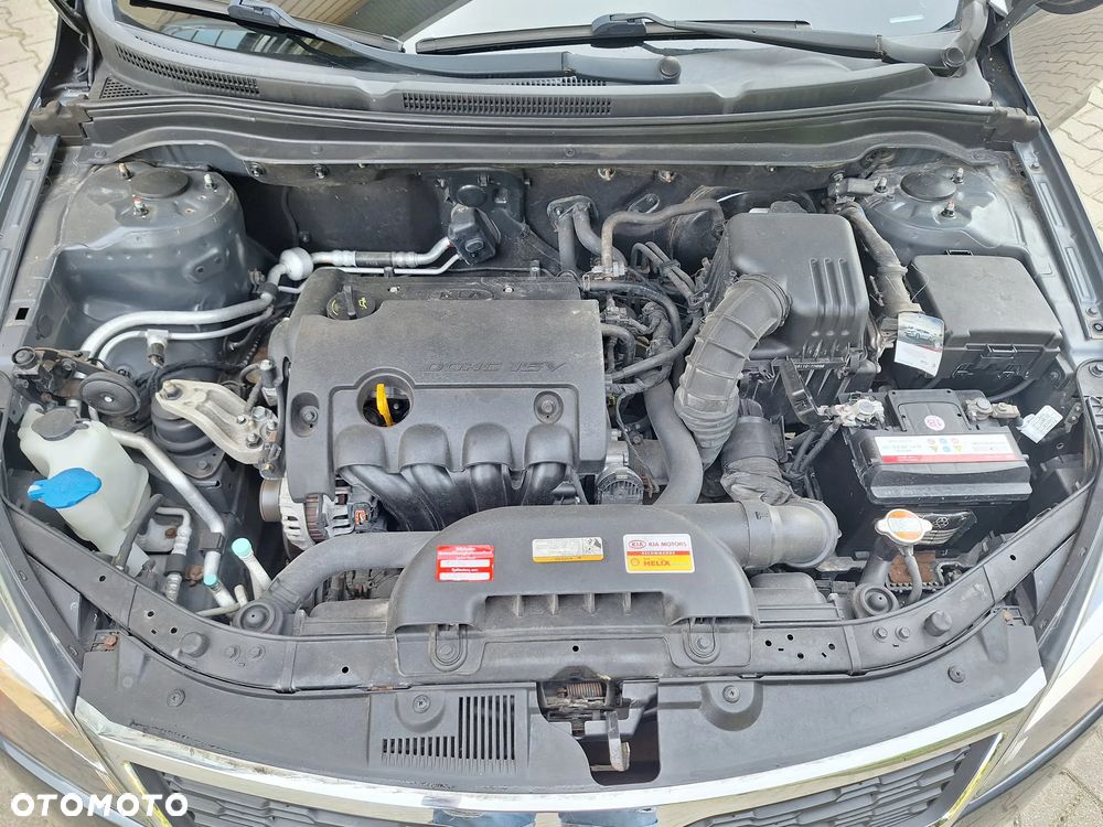 Kia Ceed 1.4 CVVT Spirit - 36