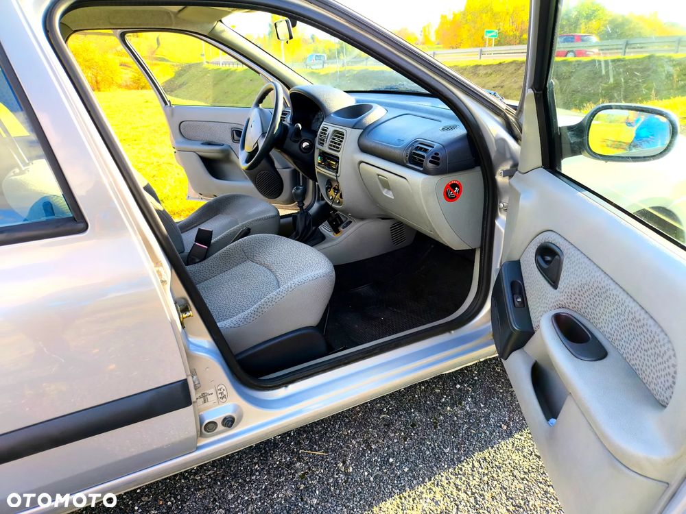 Renault Thalia 1.2 16V Alize - 9