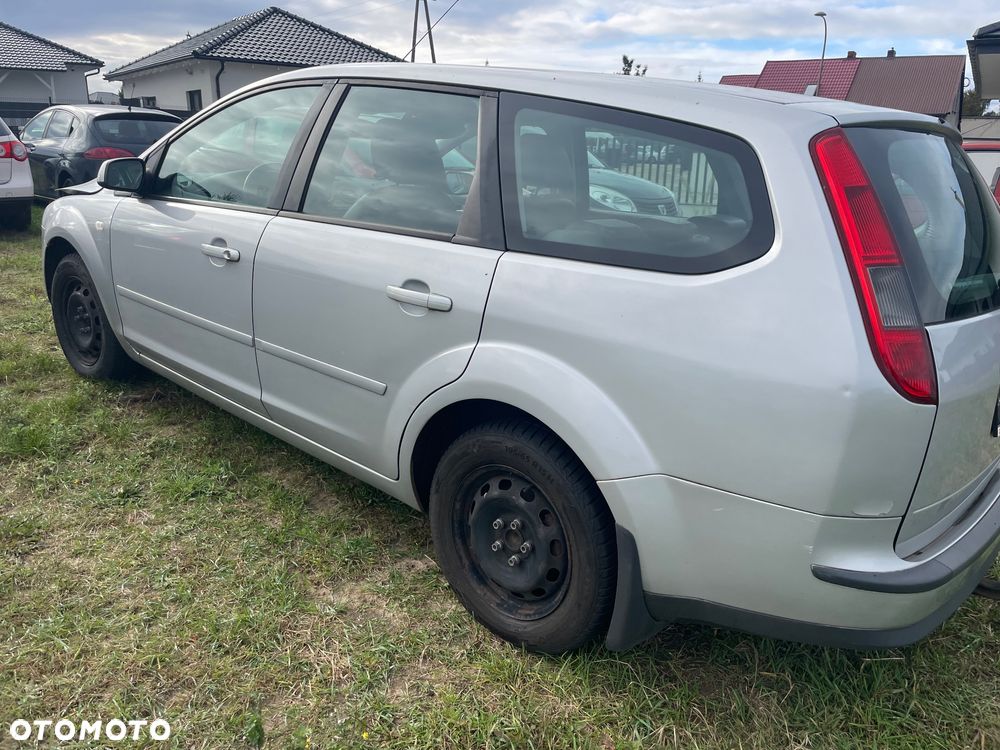 Ford Focus 1.6 Ghia - 7