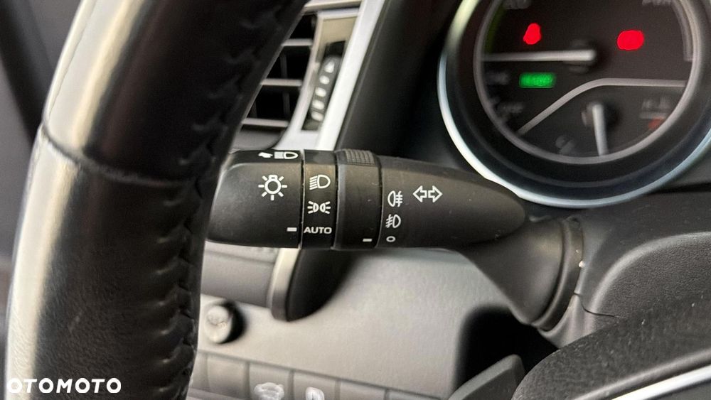 Toyota Camry 2.5 Hybrid Executive CVT - 27
