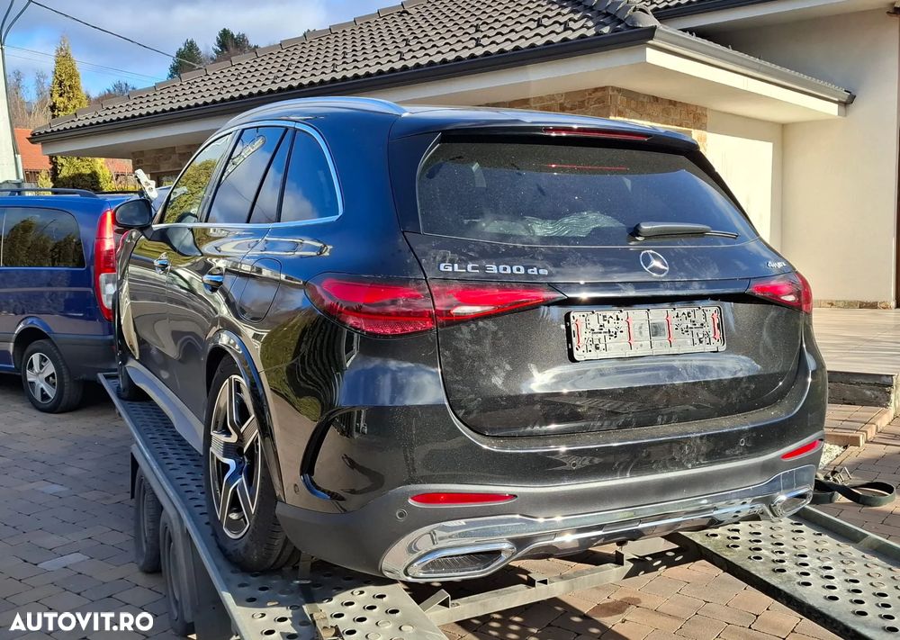 Mercedes-Benz GLC 300 de 4Matic 9G-TRONIC AMG Line - 3