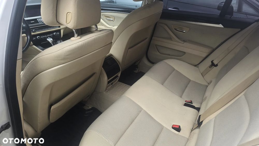 BMW Seria 5 520d - 7