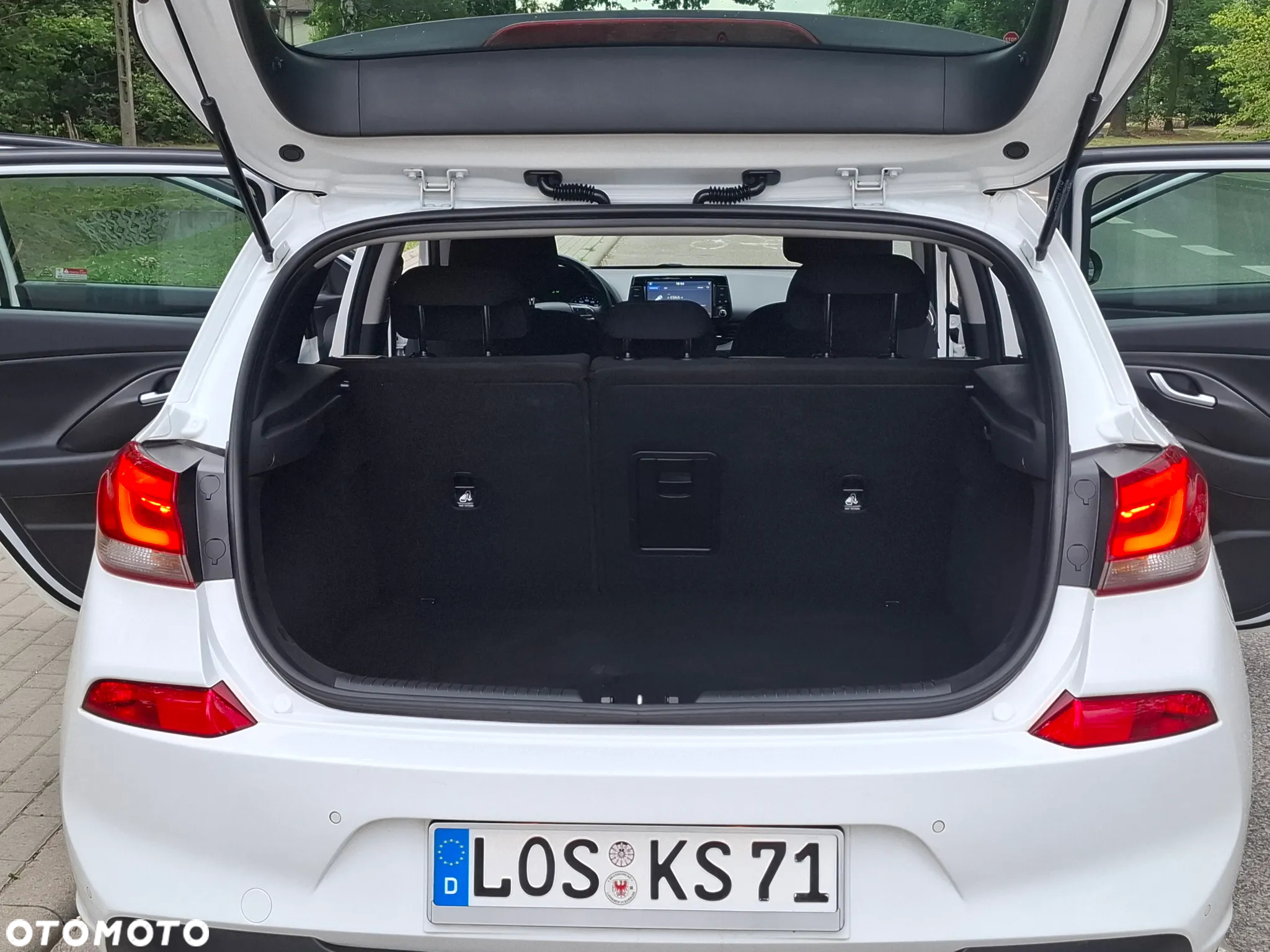 Hyundai i30 1.6 CRDI Fifa World Cup Edition - 13