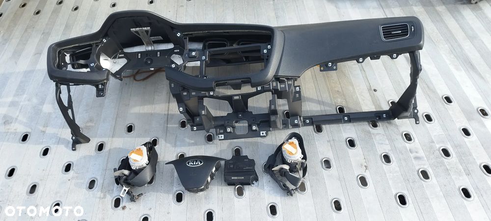 Kia cee'd II Konsola Airbag org. Kpl. - 2