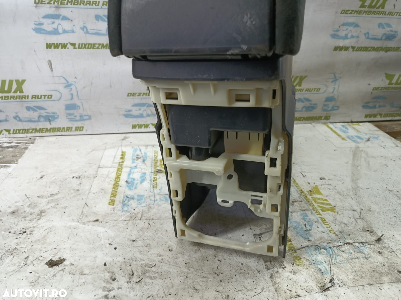Cotiera consola centrala 8011a083 Citroen C-Crosser 1 [2007 - 2013] - 2