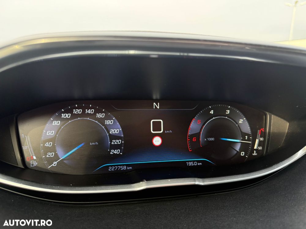 Peugeot 3008 BlueHDi 120 Stop & Start EAT6 Active - 16