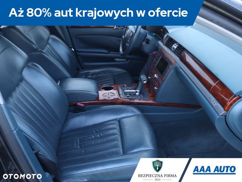 Volkswagen Phaeton - 11