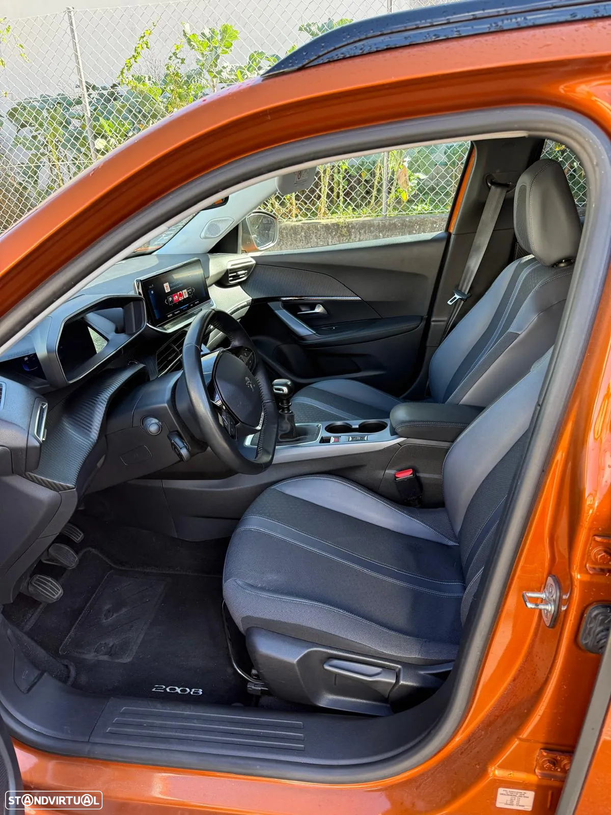 Peugeot 2008 1.2 PureTech Allure - 5