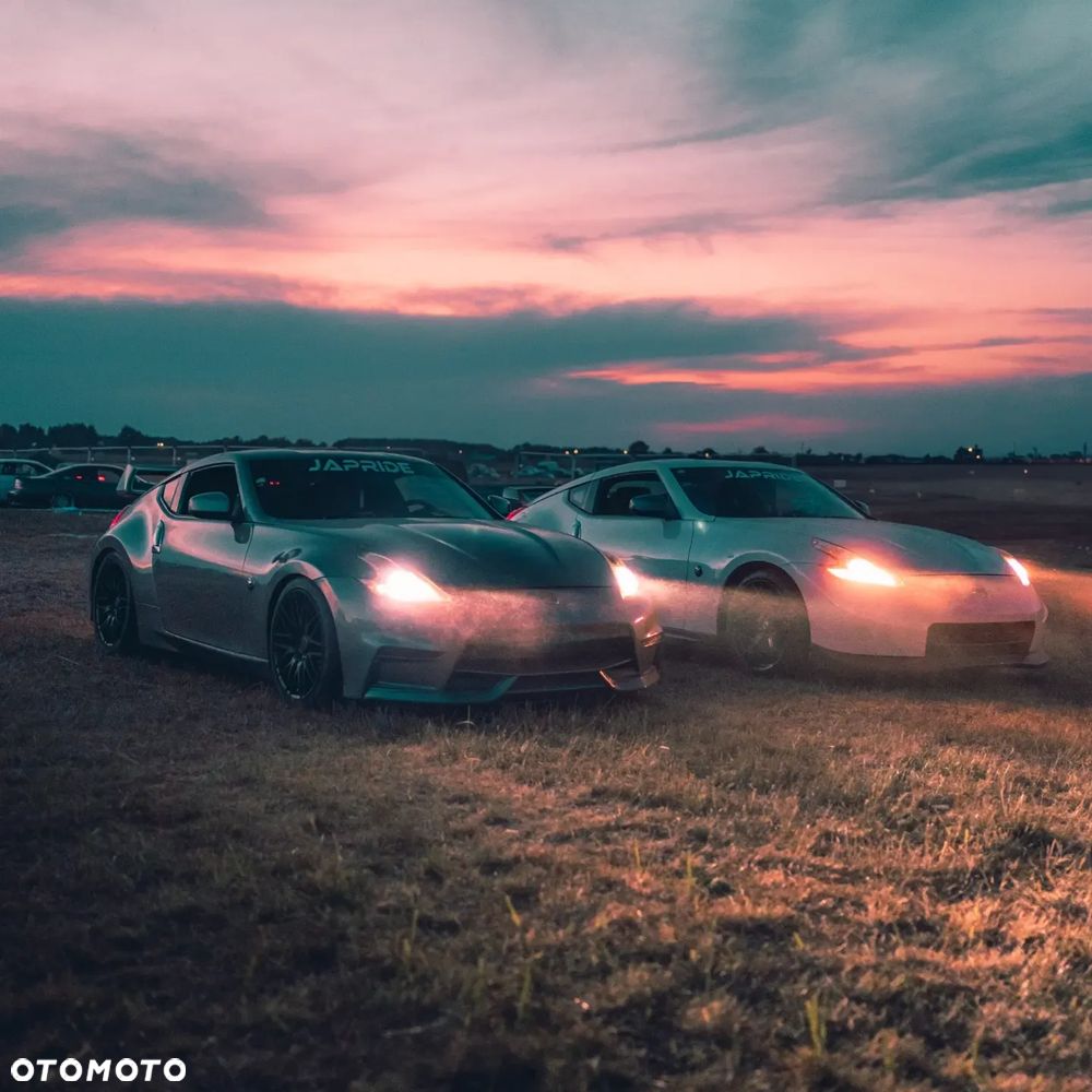 Nissan 370 Z - 12