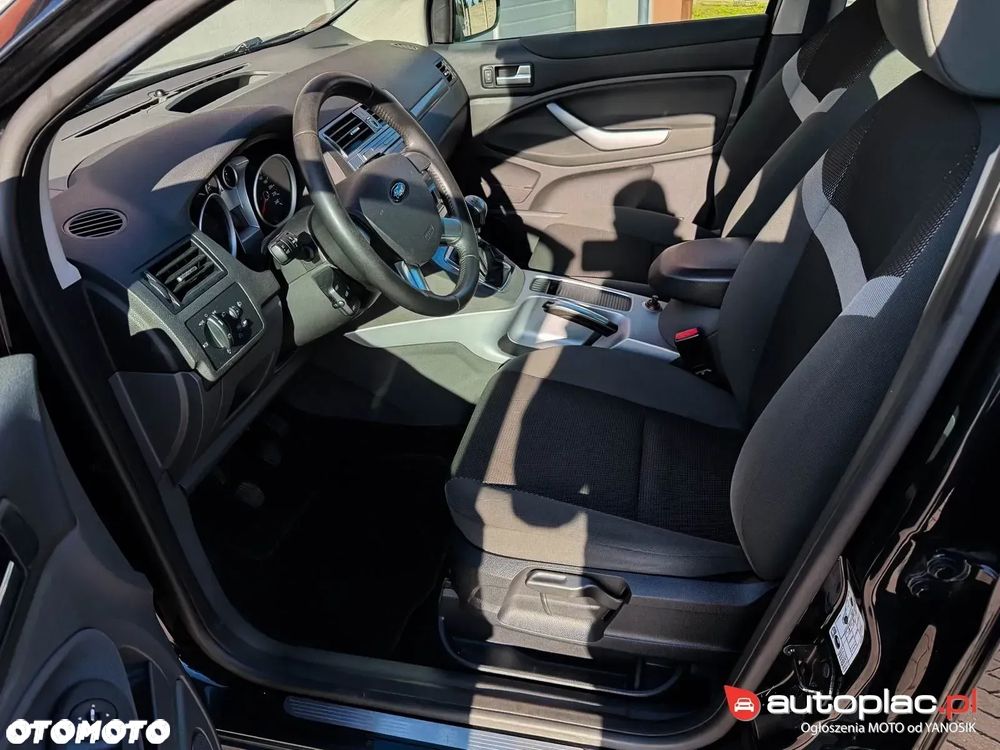 Ford Kuga 2.0 TDCi 4x4 Titanium - 26