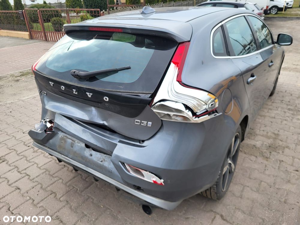 Volvo V40 D3 Geartronic Summum - 4