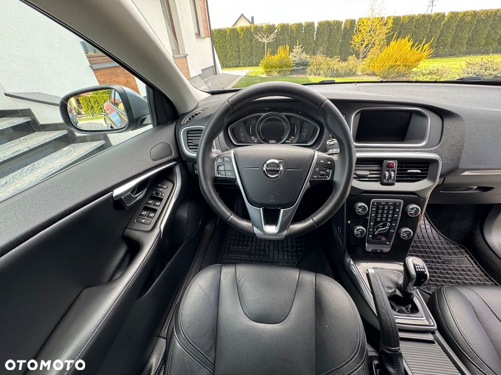Volvo V40 D2 Summum - 24