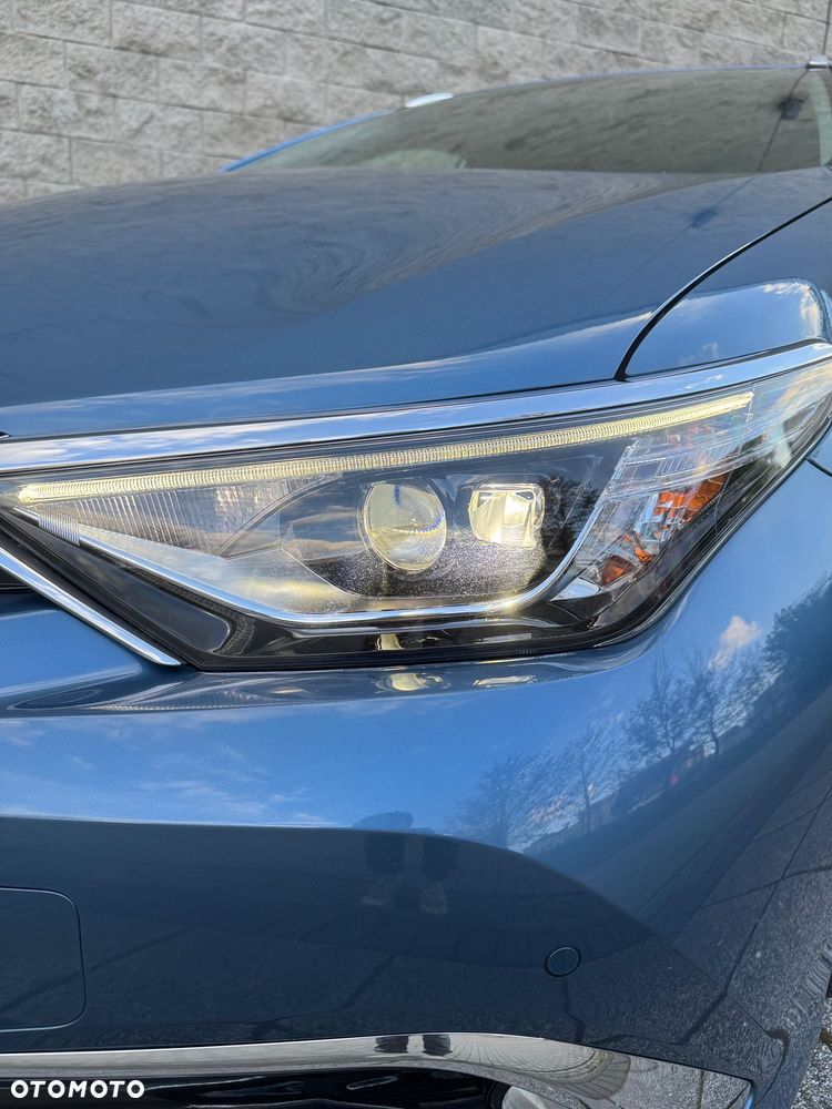 Toyota Auris Hybrid 135 Prestige - 22