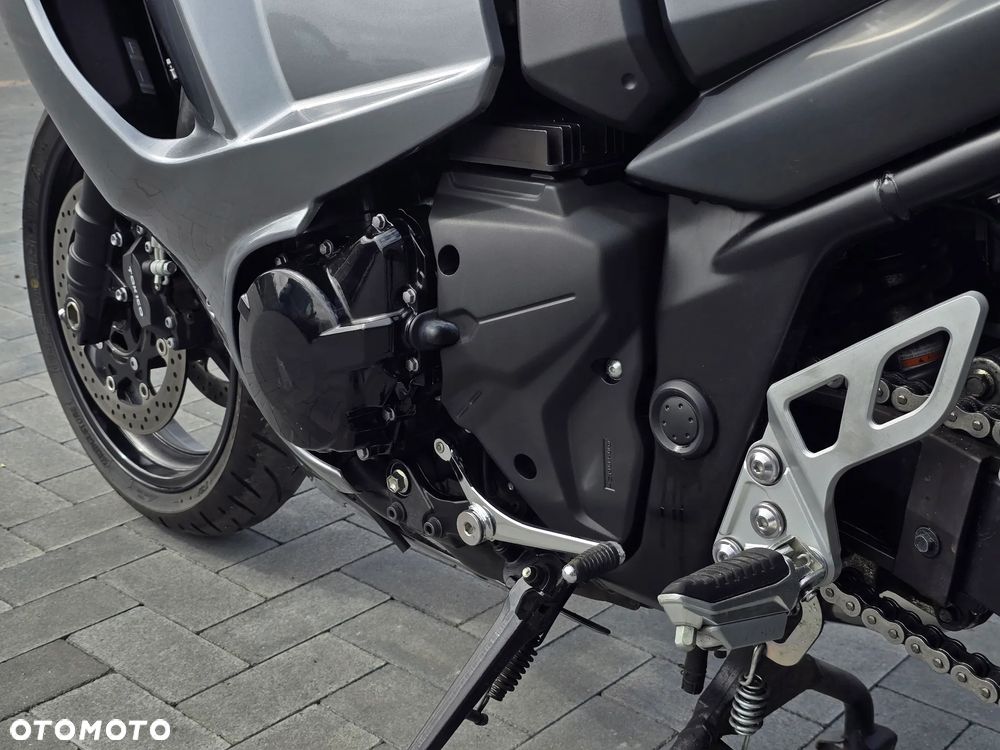 Suzuki GSX - 31
