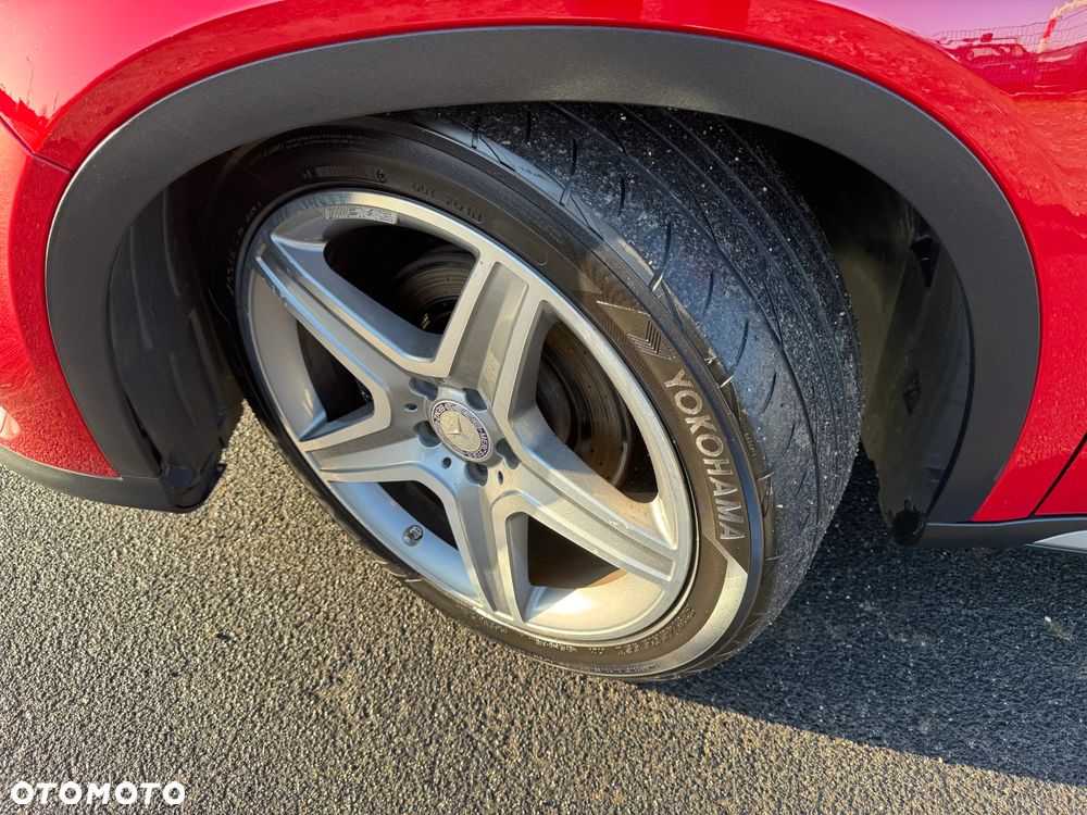 Mercedes-Benz GLA 250 4Matic 7G-DCT AMG Line - 38