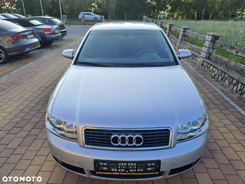 Audi A4 Limousine - 11
