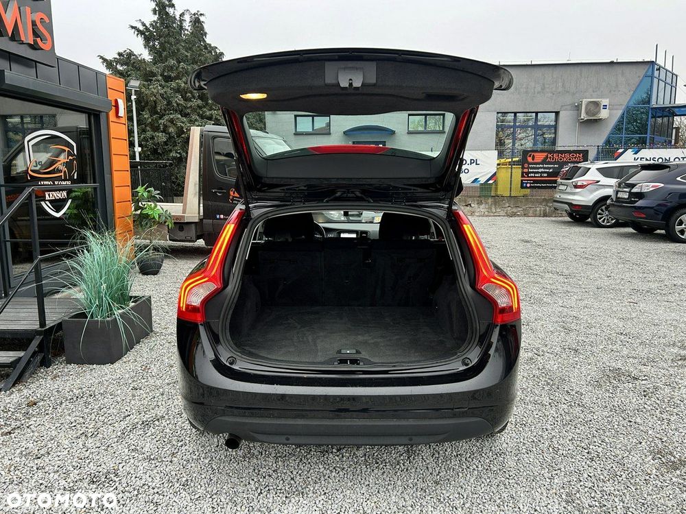 Volvo V60 D2 Momentum - 36