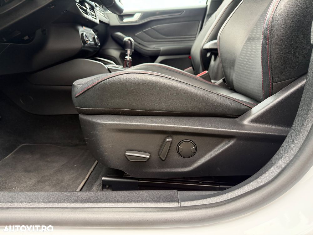 Ford Focus 1.0 EcoBoost Start-Stopp-System ST-LINE STYLE - 26