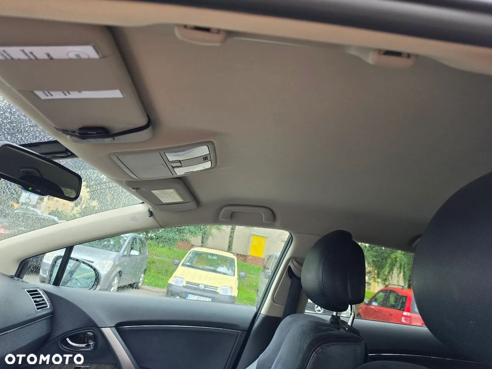 Toyota Avensis 1.8 Sol plus NAVI - 21