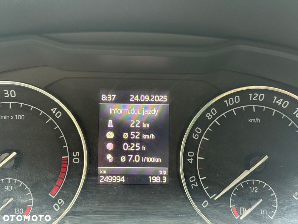 Skoda Superb 2.0 TDI Sportline DSG - 12