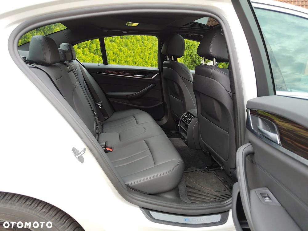BMW Seria 5 530i mHEV Luxury Line sport - 23