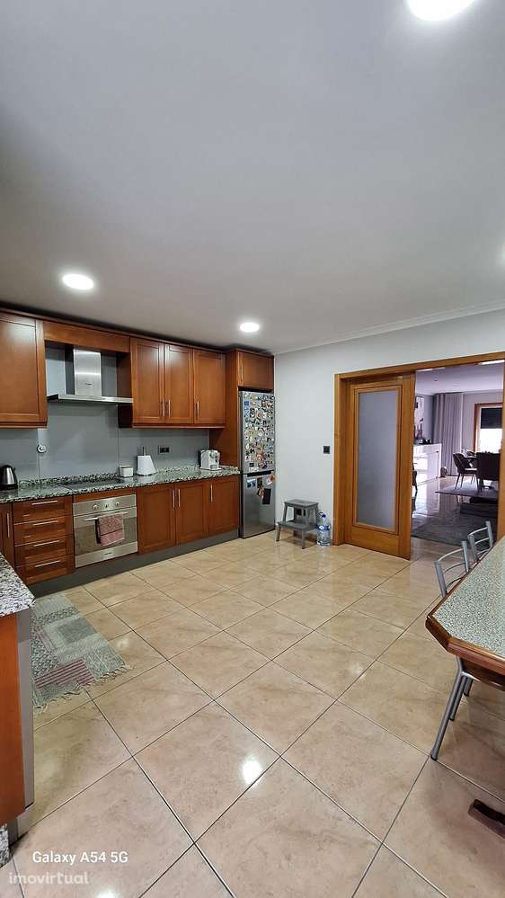 Moradia V4 com garagem, terraço e segurança - Grande imagem: 5/16