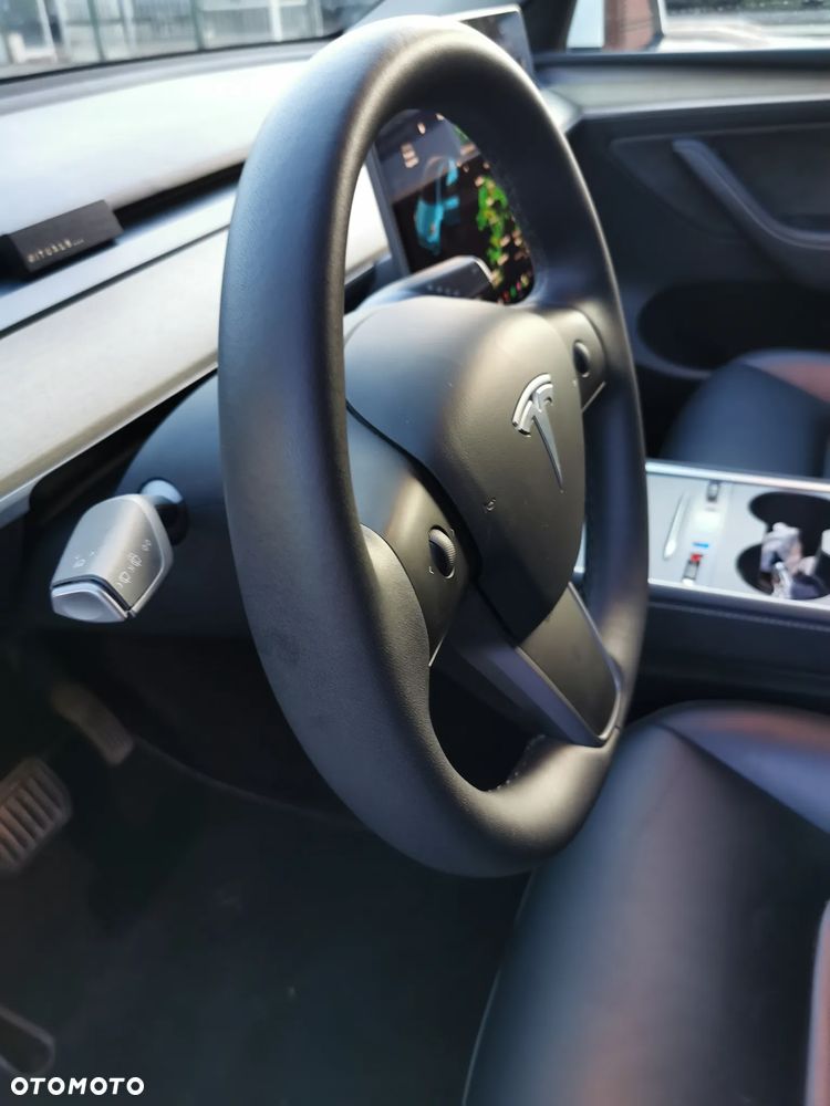 Tesla Model Y Standard - 13