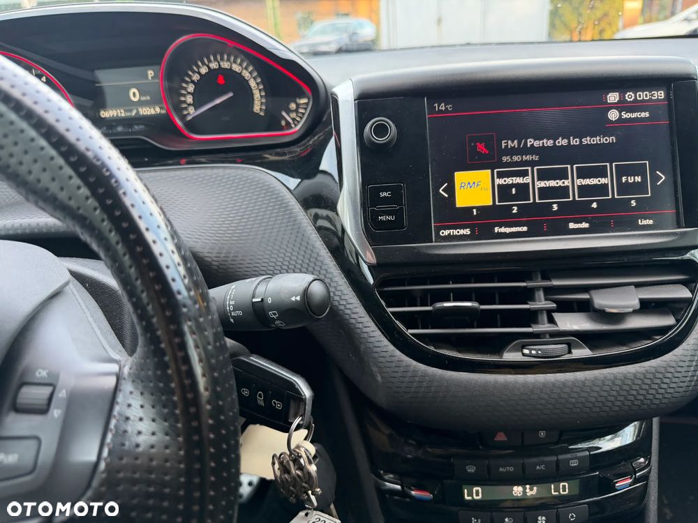 Peugeot 2008 1.2 Pure Tech Allure S&S EAT6 - 5