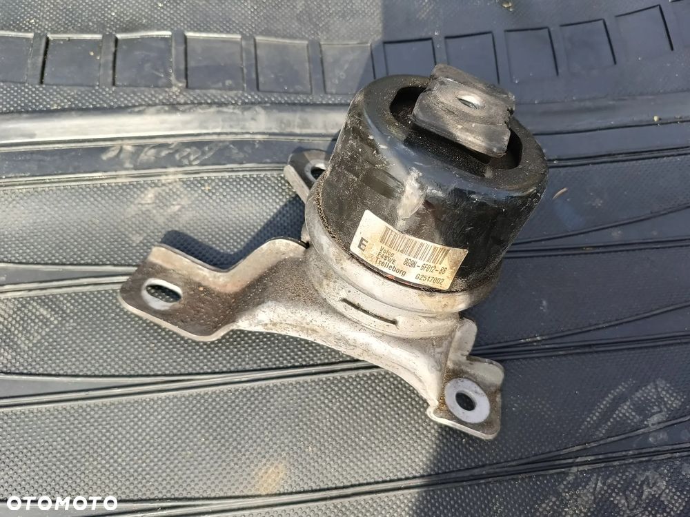 VOLVO XC60 I LIFT 2017R VOLVO V70 ŁAPA PODUSZKA SILNIKA 8G9N-6F012-BB - 1