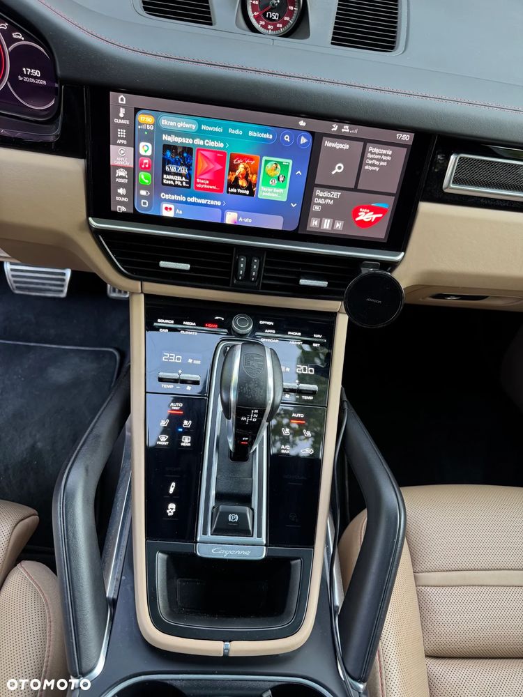 Porsche Cayenne - 16