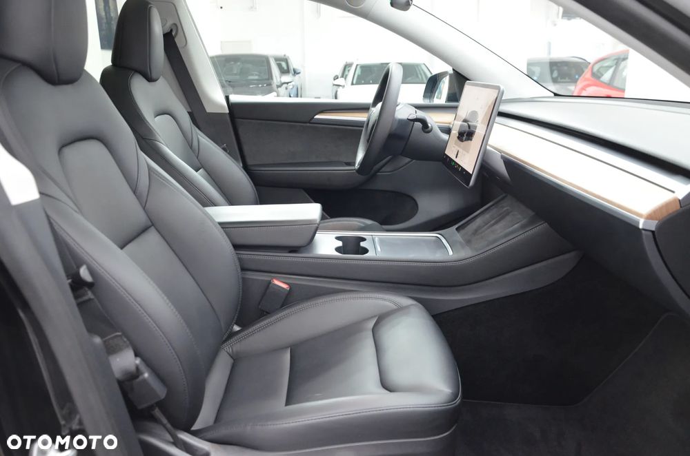 Tesla Model Y Standard - 16