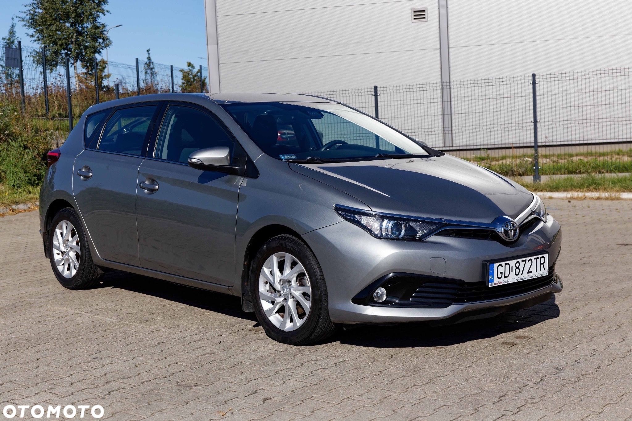 Toyota Auris 1.6 Premium - 1