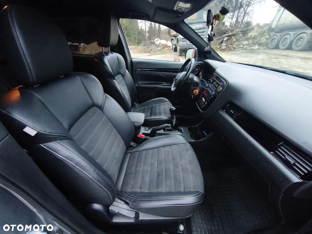 Mitsubishi Outlander 2.0 2WD Plus - 10