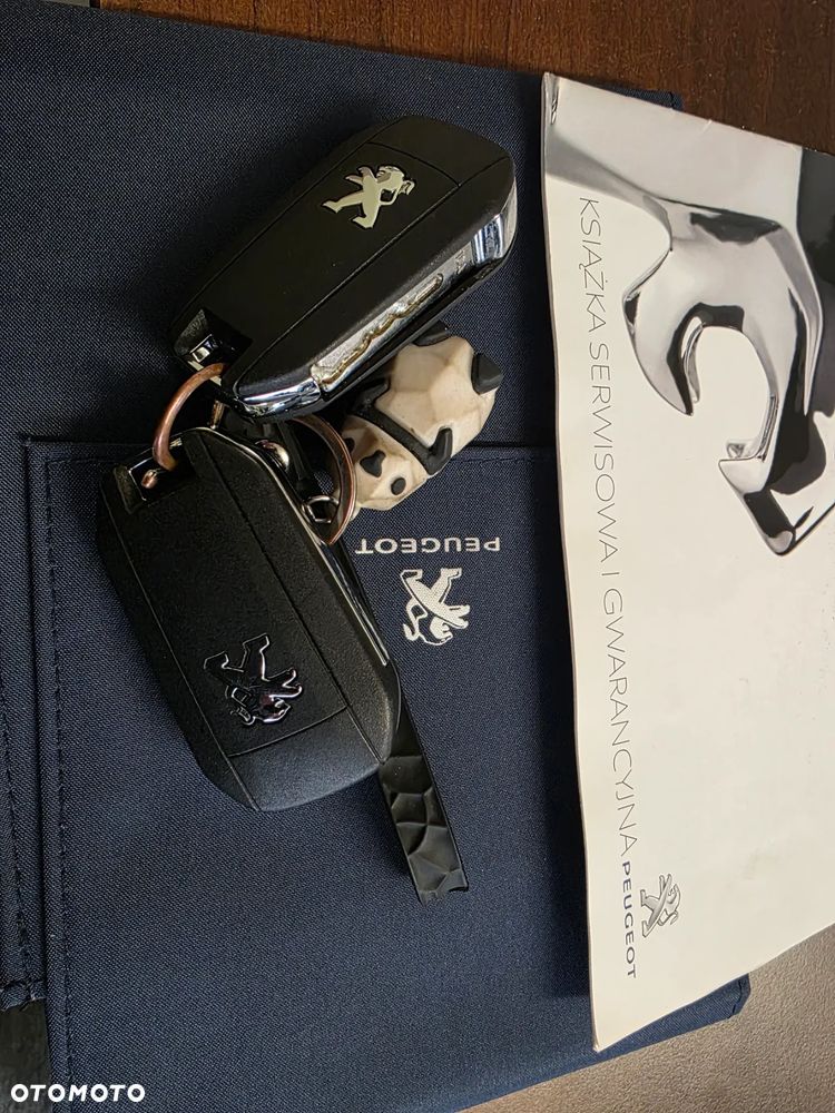 Peugeot 2008 1.2 Pure Tech Style S&S - 31