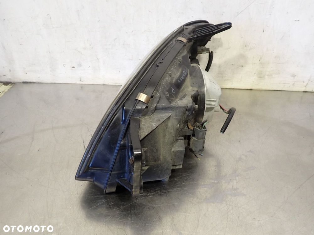 LAMPA PRAWA PRZEDNIA SUBARU LEGACY 2.5 - 6