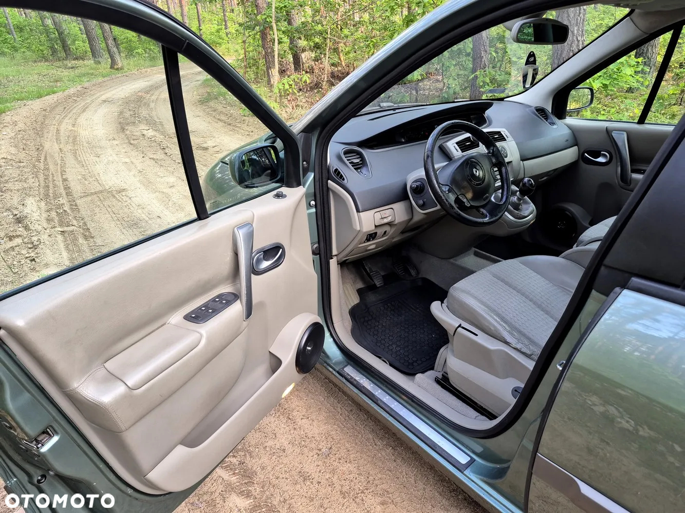 Renault Scenic 2.0 16V Avantage - 8