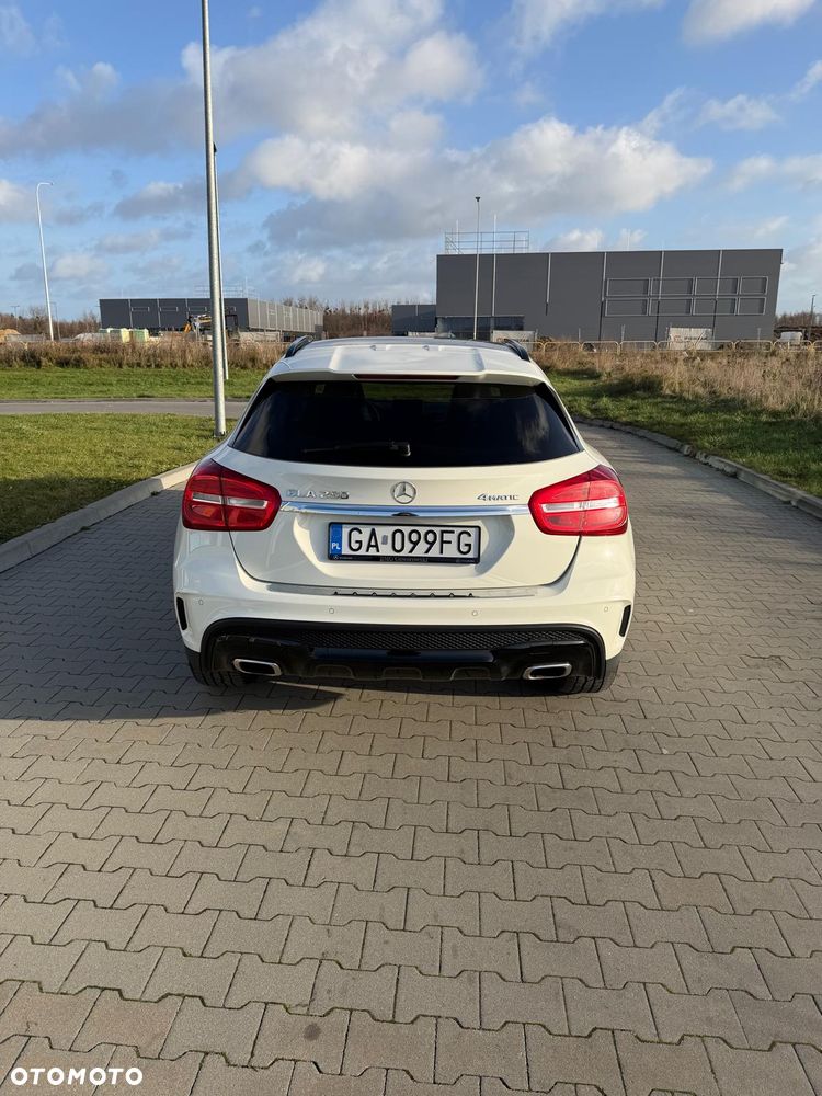 Mercedes-Benz GLA 250 4-Matic - 4