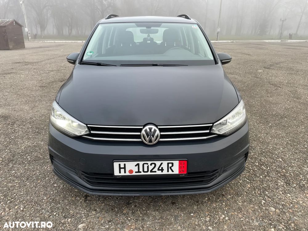 Volkswagen Touran - 1