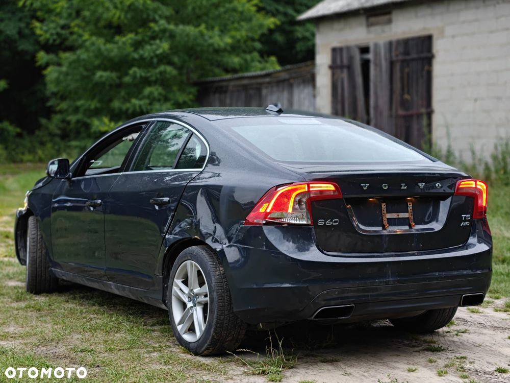 Volvo S60 2.5 T5 AWD - 5