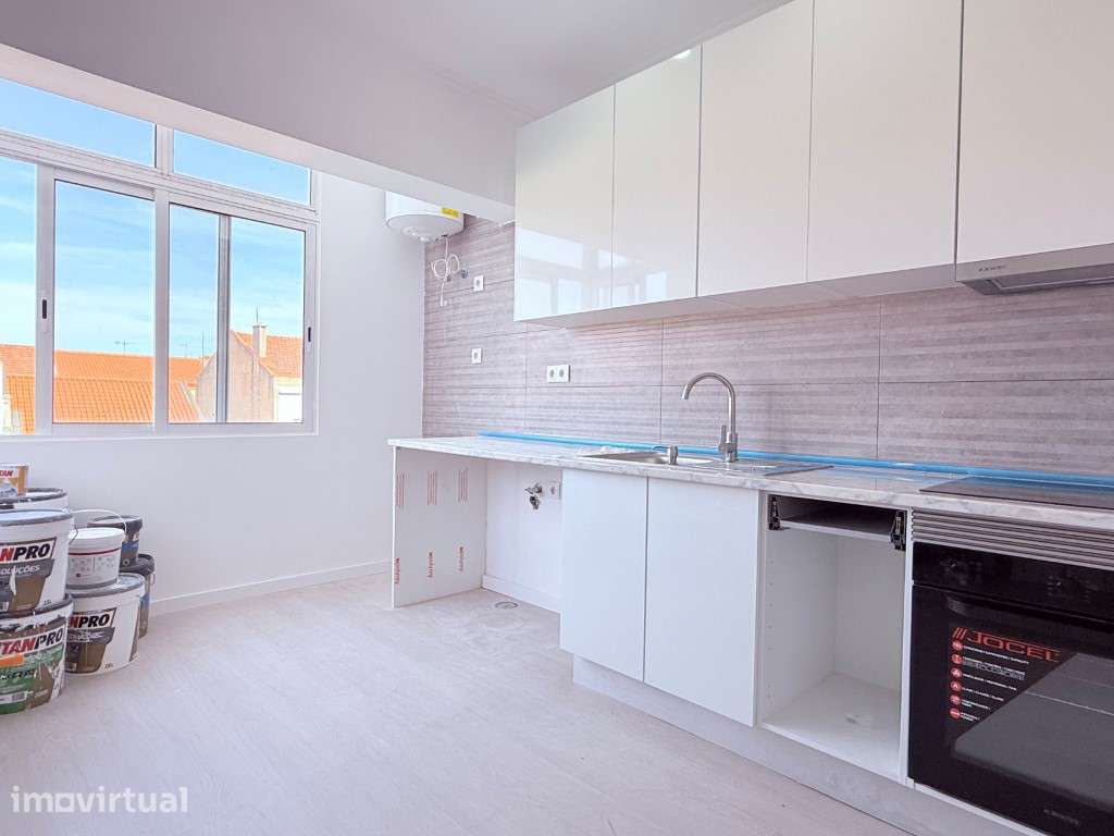 Apartamento T1+1 Duplex Baixa da Banheira - Grande imagem: 2/24