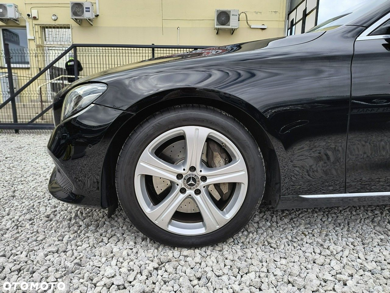 Mercedes-Benz Klasa E 400 4-Matic 9G-TRONIC - 36