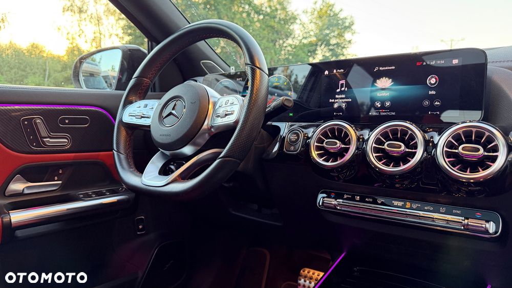 Mercedes-Benz GLA 200 d AMG Line - 34